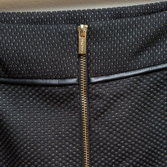 New Calvin Klein Black and Gold Pencil Skirt size 6 - Picture 3 of 6
